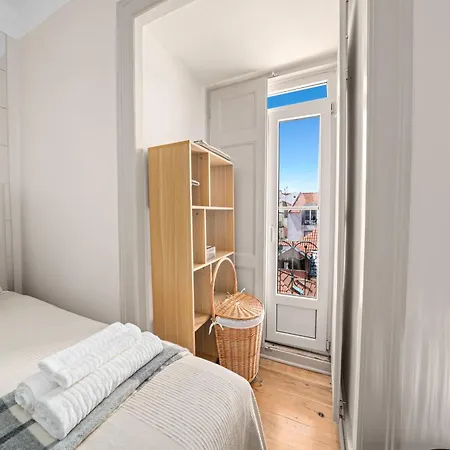 Apartment Penthouse With Terrace & Stunning View W Ac Lisbon